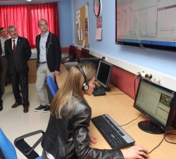 Doña Letizia en el taller de Materiles Didácticos de formación a distancia con un alumno conectado on-line